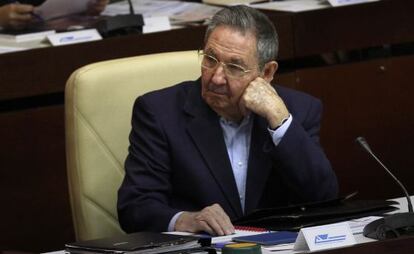 El presidente cubano, Ra&uacute;l Castro, asiste a la inauguraci&oacute;n del segundo pleno anual de la Asamblea Nacional hoy en La Habana.