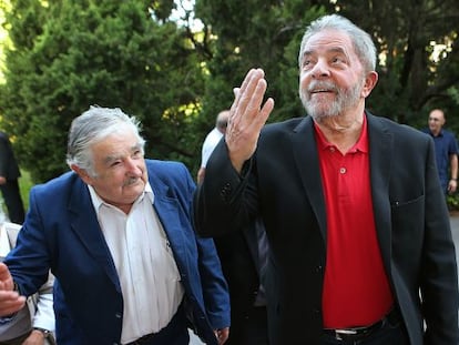 Mujica e Lula, em Montevidéu em 2014.