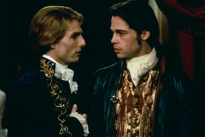 La interpretación que hizo Cruise del vampiro Lestat fue reconocida por público y crítica. Su química con la otra gran estrella de la época, Brad Pitt, es más que evidente. Pero a punto estuvo Cruise de no participar en 'Entrevista con el vampiro' (1994). Anne Rice, la autora de la novela, no quería que su personaje fuese interpretado por una estrella como él. Hizo campaña para que el papel recayese en algún actor consagrado como Daniel Day-Lewis o Jeremy Irons. "Era incómodo y al principio hirió mis sentimientos", reconoció Cruise a EL PAÍS el mismo año de su estreno. Pero la autora cambió de parecer al ver la película y anunció a los cuatro vientos su amor por ella.