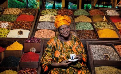 Mayo: 'Ingredientes del alma'. Mayé Ndour, cocinera y propietaria de un restaurante en Senegal. Es una defensora a ultranza de las semillas y los productos locales de su tierra.