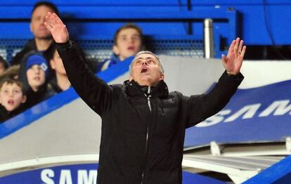 Mourinho, durante el encuentro ante el Stoke.