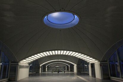 Pasillo de la nueva terminal de llegadas de la estación de trenes de Atocha.