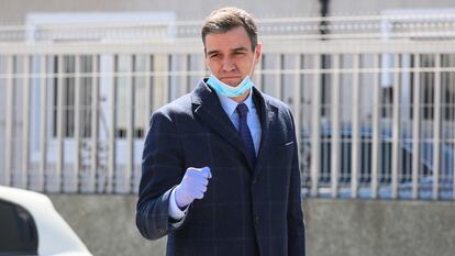 Pedro Sánchez at a ventilator factory in Madrid.