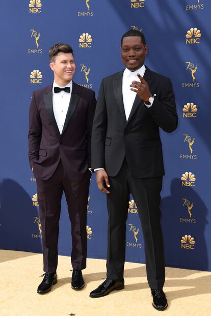 Colin Jost y Michael Che, conductores de la gala de este año (y los presentadores del Weekend Update del Saturday Night Live).