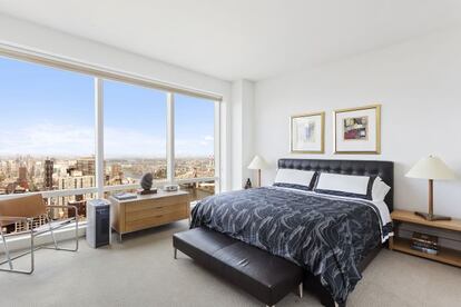 Apartamento en Trump World Tower. Inmobiliaria: Engel & Völkers. Ubicación: Nueva York (EE UU) Precio: 2,37 millones de euros. Apartamento de dos habitaciones y dos baños en Nueva York, con vistas a Central Park, en United Nations Plaza. Cuenta con un spa en el edificio.