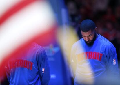 Marcus Morris, de los Pistons, en el minuto de silencio en honor a las víctimas de los atentados de París 