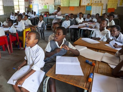 Una clase de la escuela primaria Nkomo, en Mnqobokazi (Sudáfrica).