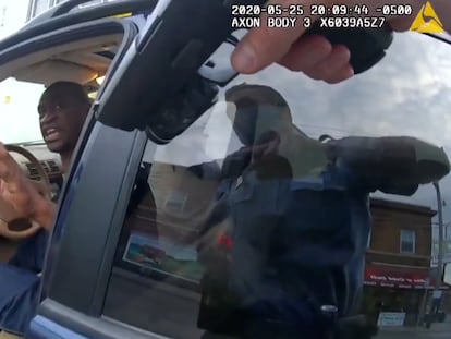 Vídeo | La policía de Minneapolis publica nuevas imágenes de la muerte de George Floyd