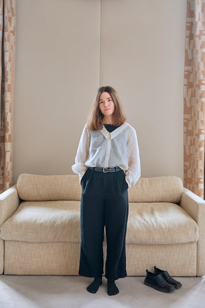 La escritora Johanna Hedman fotografiada en la librería Finestres, en Barcelona.