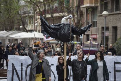 Protesta de veïns del barri de Sant Antoni de Barcelona.