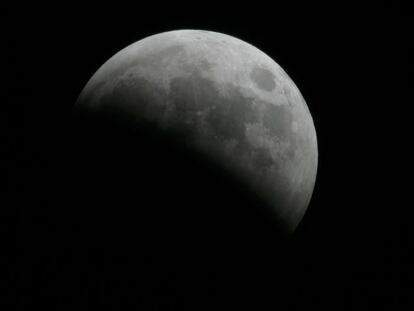 Imagen de archivo de un eclipse lunar