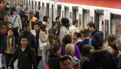 La estaci&oacute;n Universitat, este lunes por la ma&ntilde;ana.