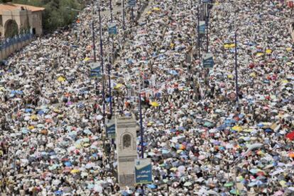 Manifestantes antigubernamentales piden la dimisión del presidente Saleh en Saná.