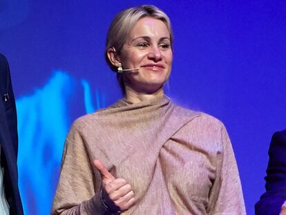 Paula Añó, en un detalle de la foto de familia de la presentación de Valents a princpios de 2022, en Barcelona.