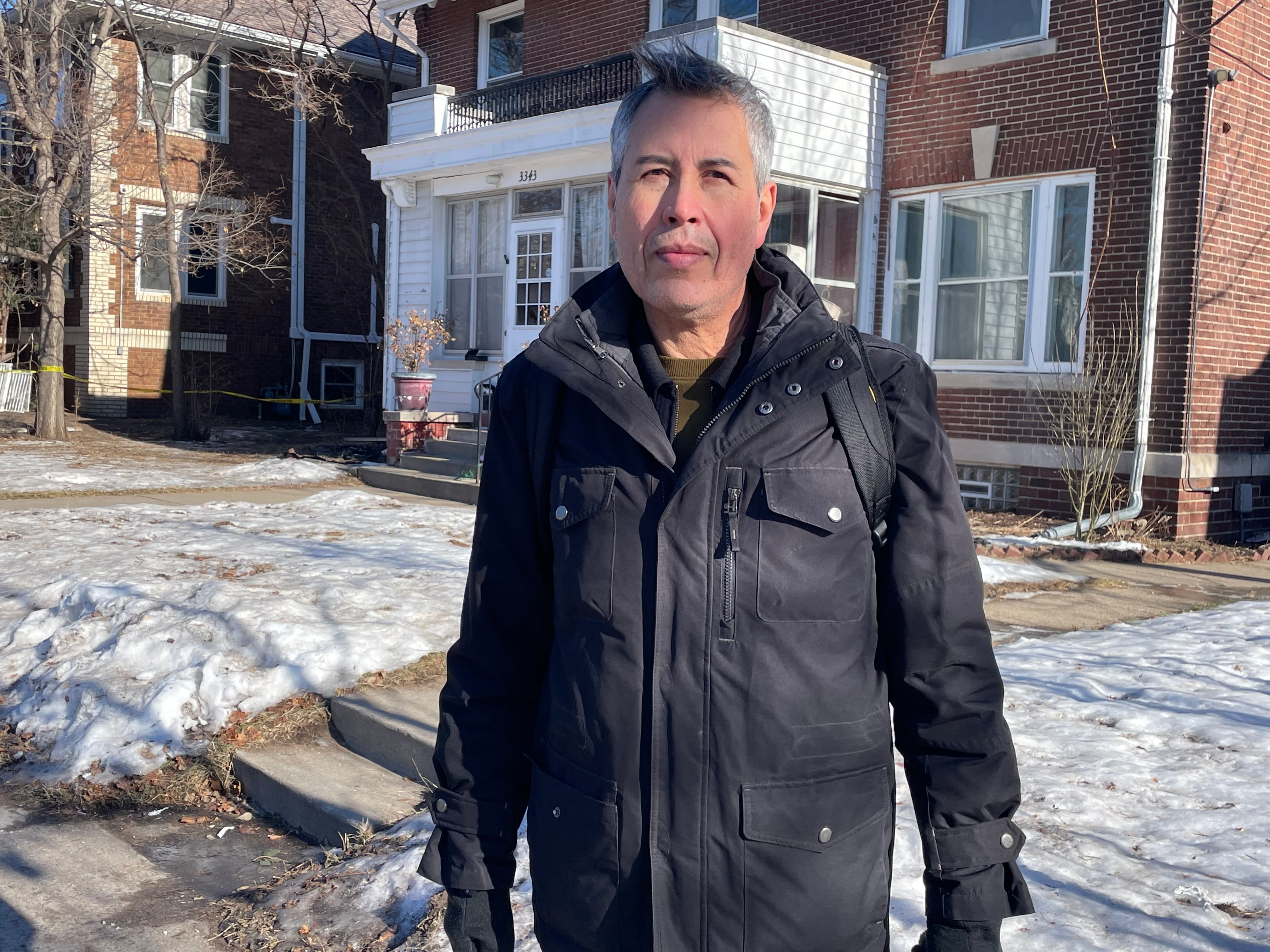 Rico Durán, miembro de la Red de Defensa del Inmigrante, creada en Minnesota en 2025 en respuesta a la ofensiva migratoria del Gobierno del republicano.