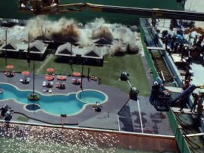 Rodaje de la secuencia del tsunami en la pel&iacute;cula &#039;Lo imposible&#039;, de Juan Antonio Bayona, en el tanque acu&aacute;tico de los estudios Ciudad de la Luz.