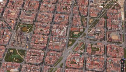 La plaza de la Hispanidad entre la Sagrada Familia y la Monumental