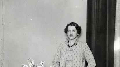 L'ecriptora Elvira Augusta Lewi al Lyceum Club, en una imatge de l'Arxiu Fotogràfic de Barcelona.