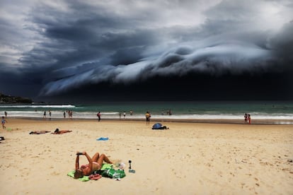 O fotógrafo australiano Rohan Kelly, do Daily Telegraph, foi agraciado com o primeiro prêmio na categoria Natureza – Imagem Única. A foto da tempestade foi captada em 6 de novembro na praia de Bondi Beach, em Sydney.