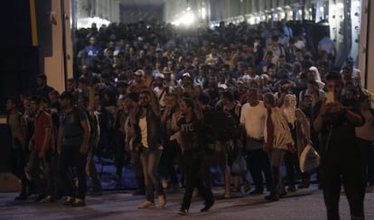 Refugiados sirios llegan al puerto del Pireo, en Atenas, el 1 de septiembre de 2015.