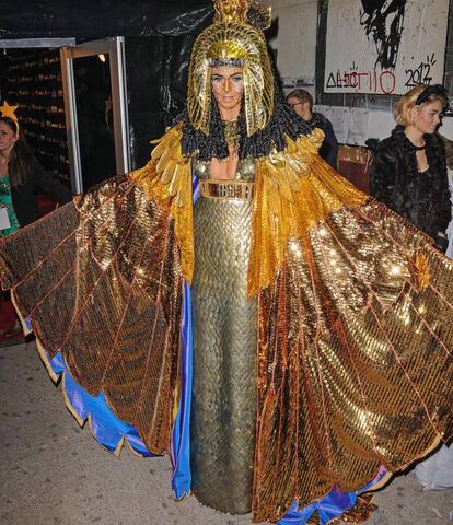 Que ella es la reina de Halloween lo dejó claro en 2012. Su disfraz: cleopatra, reina de Egipto.