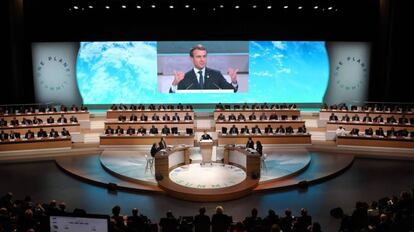 El presidente franc&eacute;s, Emmanuel Macron, pronuncia un discurso durante la cumbre de Par&iacute;s.
 