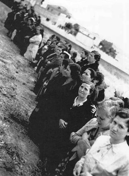 Reclusas en una procesión del Corpus.