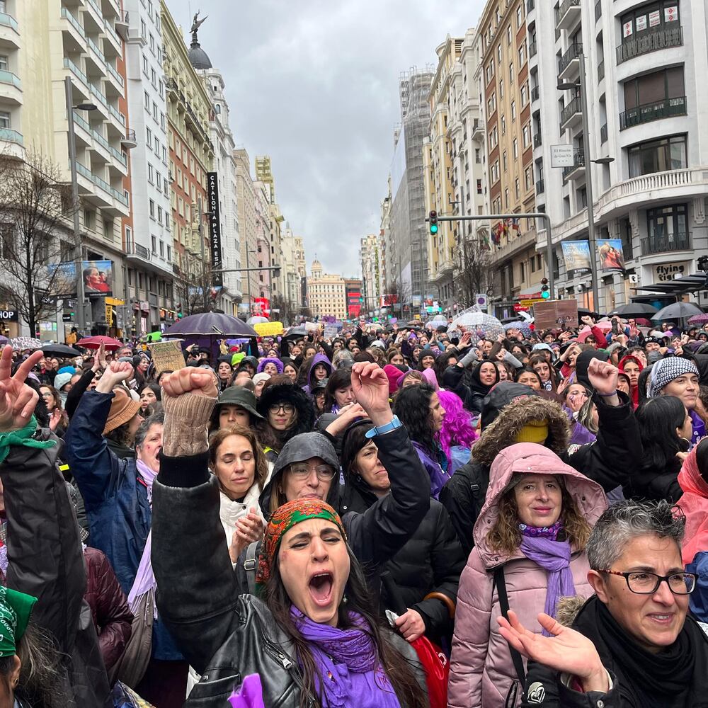 Miles de personas vuelven a la calle para reivindicar los derechos de ...