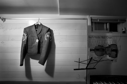 Un traje de charro en el interior del New York City Mariachi Conservatory, que cuenta con más de 40 alumnos.
