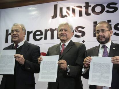 Los l&iacute;deres del PT, Alberto Anaya (i), de Morena, Andr&eacute;s Manuel L&oacute;pez Obrador (c) y de Encuentro Social, Hugo Eric Flores (d) firmaron su alianza de cara a los comicios de 2018.