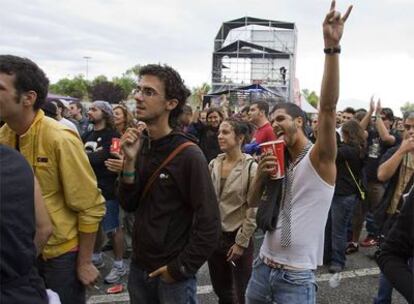 Asistentes al Azkena Rock durante un concierto de la jornada de ayer.