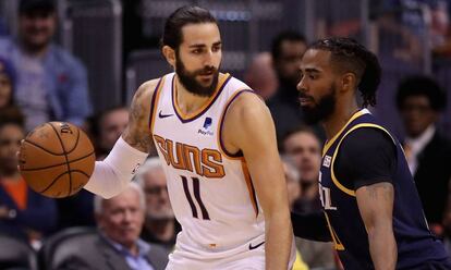 Ricky Rubio, en un partit dels Phoenix Suns contra els Utah Jazz, el 28 d'octubre del 2019.