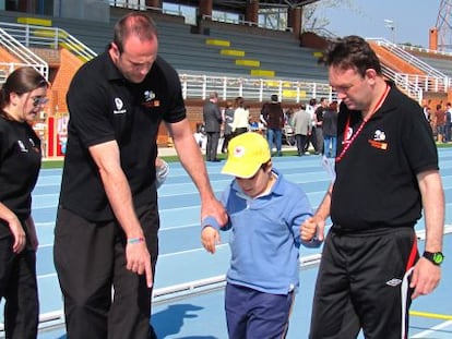 Fran Murcia participa con actividades deportivas para niños con autismo