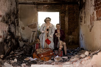 Selu Nieto y Esther Alonso protagonizan 'Dolores. Con las alas del amor salté la tapia', que se estrena en la Sala Cuarta Pared. GENTE BASTARDA