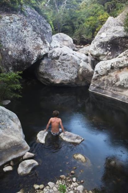 Poza del río Guadalmesí, en el parque natural de Los Alcornocales (cádiz).