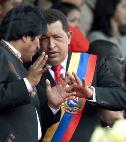 Evo Morales con Hugo Ch&aacute;vez, en 2009.