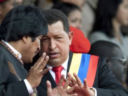 Evo Morales con Hugo Ch&aacute;vez, en 2009.