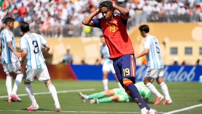 España se hace de la posesión del balón ante Argentina