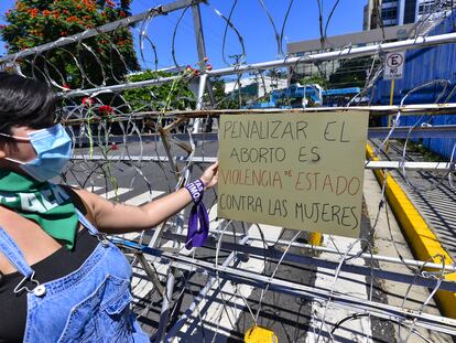 Protesta contra la penalización del aborto en El Salvador