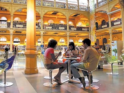 Estudiantes en la Sala Borsa de la Universidad de Bolonia.