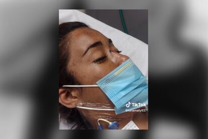 Jessica Guadalupe mientras estaba hospitalizada, en una imagen compartida por su madre en redes sociales el 13 de febrero.