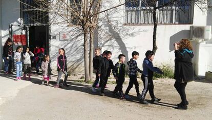 Niños de la Cañada Real (Madrid) con los que trabaja la ONG católica Cáritas.