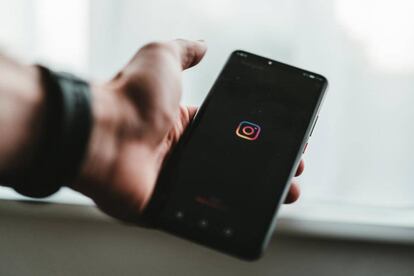 Logo Instagram en un teléfono