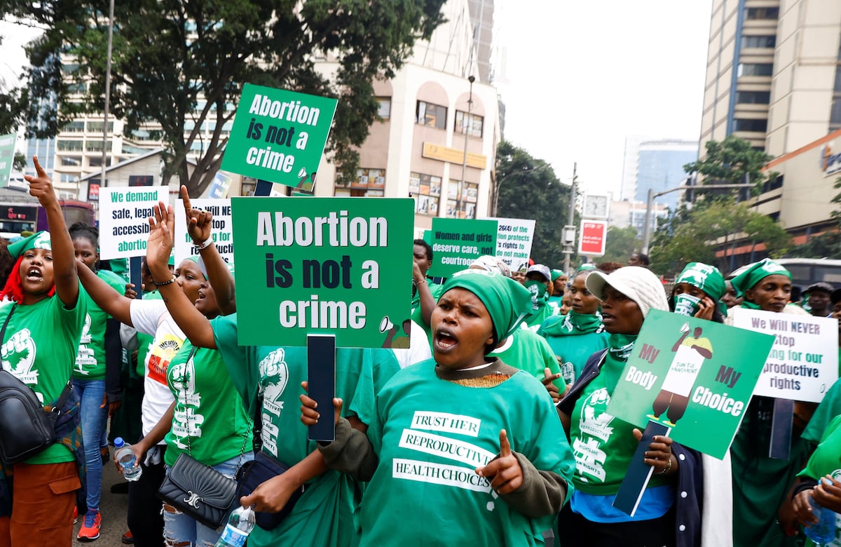 Una sentencia desata el miedo en Kenia de retroceder en el derecho al aborto: “Necesitamos que los hombres dejen de hablar en nuestro nombre”