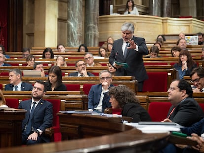 Albert Batet, presidente del grupo de Junts per Catalunya, durante la sesión de control al president Pere Aragonès.