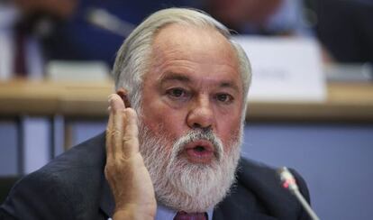 Miguel Arias Cañete, durant l'examen al Parlament Europeu la setmana passada.