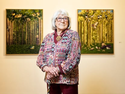 Isabel Villar, pintora de 90 años, retratada en la galería Fernández-Braso de Madrid, el 2 de abril de 2024.