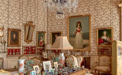 Salón Goya del palacio de Liria, presidido por el retrato de la XIII duquesa de Alba (1795).