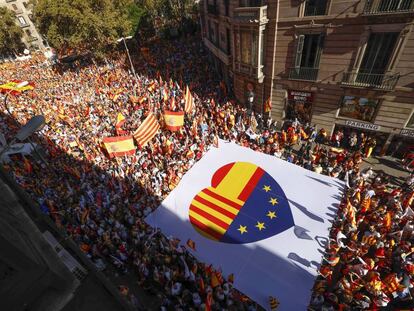 Manifestaci&oacute;n de Sociedad Civil Catalana en Barcelona el 7 de octubre.