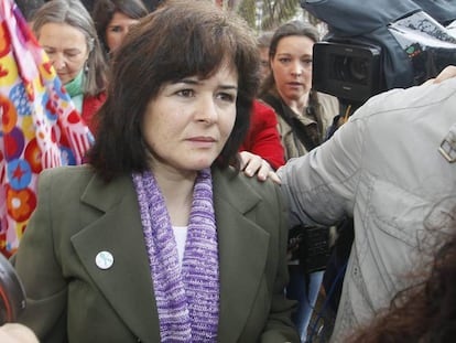 Ruth Ortiz se dirige a la Audiencia de Córdoba en 2012 para el juicio por el asesinato de sus hijos.